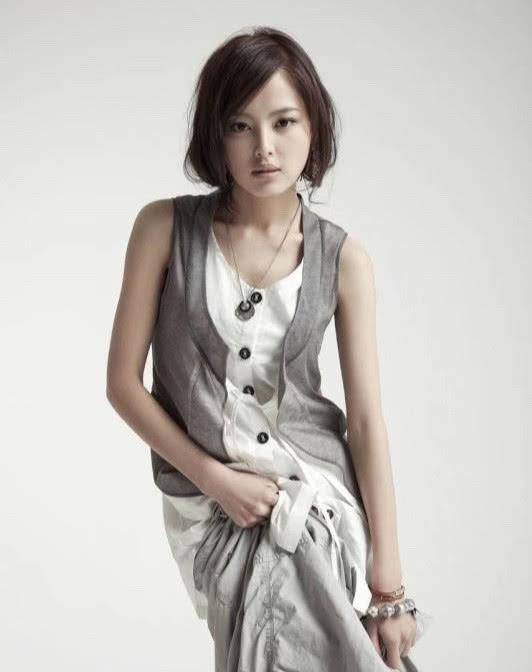 辛芷蕾晒10年前旧照撞脸娜扎杨超越,百变风格简直不敢认_大片_角度