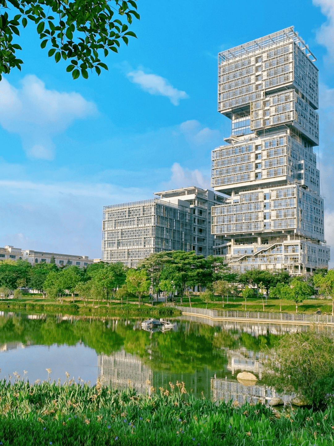 深圳国际低碳城未来大厦.