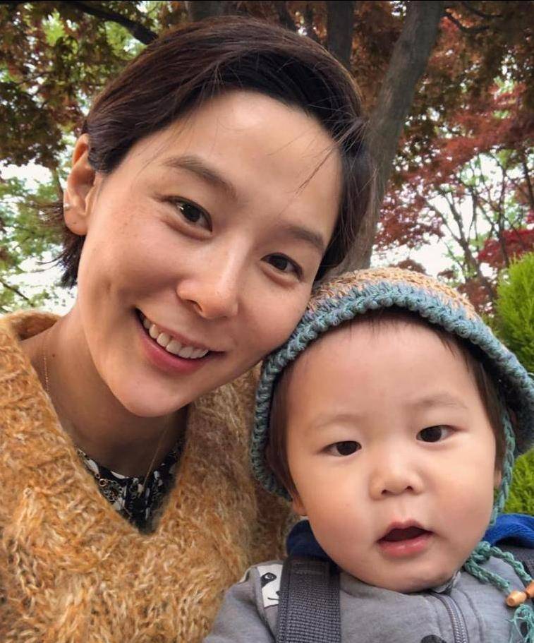 韩女星一见钟情的帅老公,妻子竟不知他做啥_金娜英_丈夫_工作