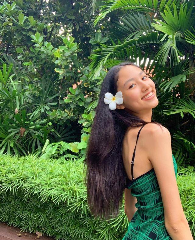 长腿吸睛身高直追爸爸,颜值逆袭星范十足_任晴佳_父亲_时尚