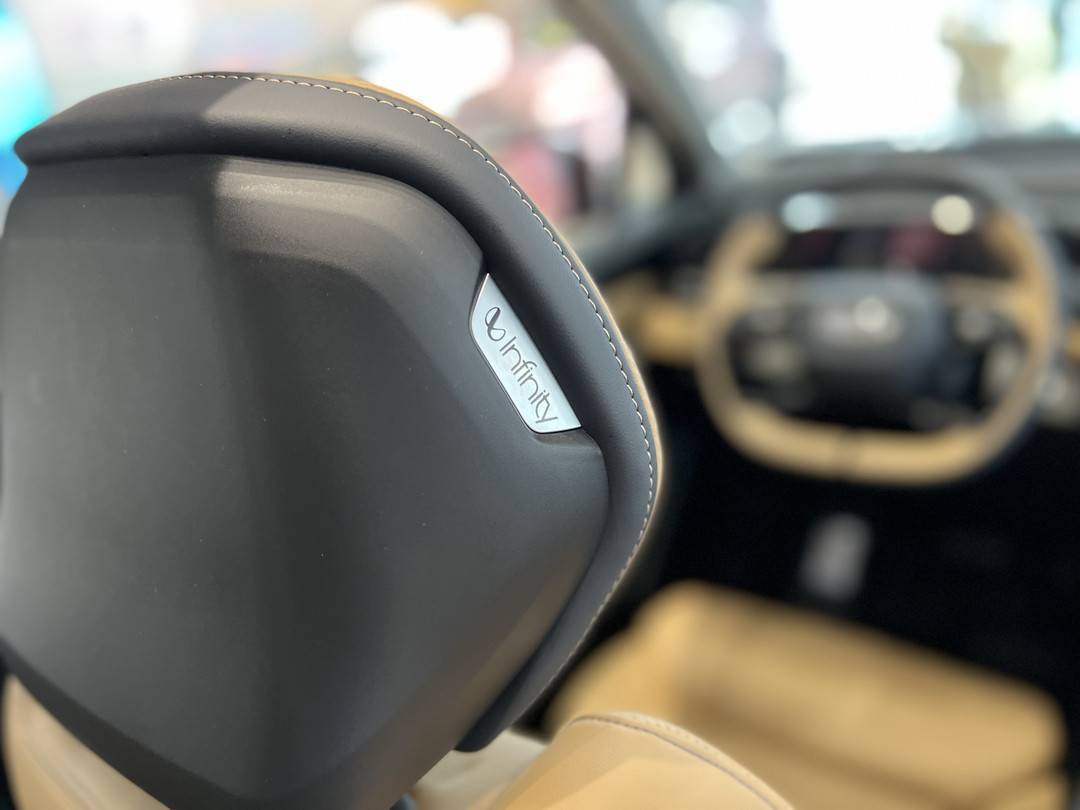 吉利博越l全系拥有l2级智能驾驶辅助系统,540°上帝之眼透明底盘,手机