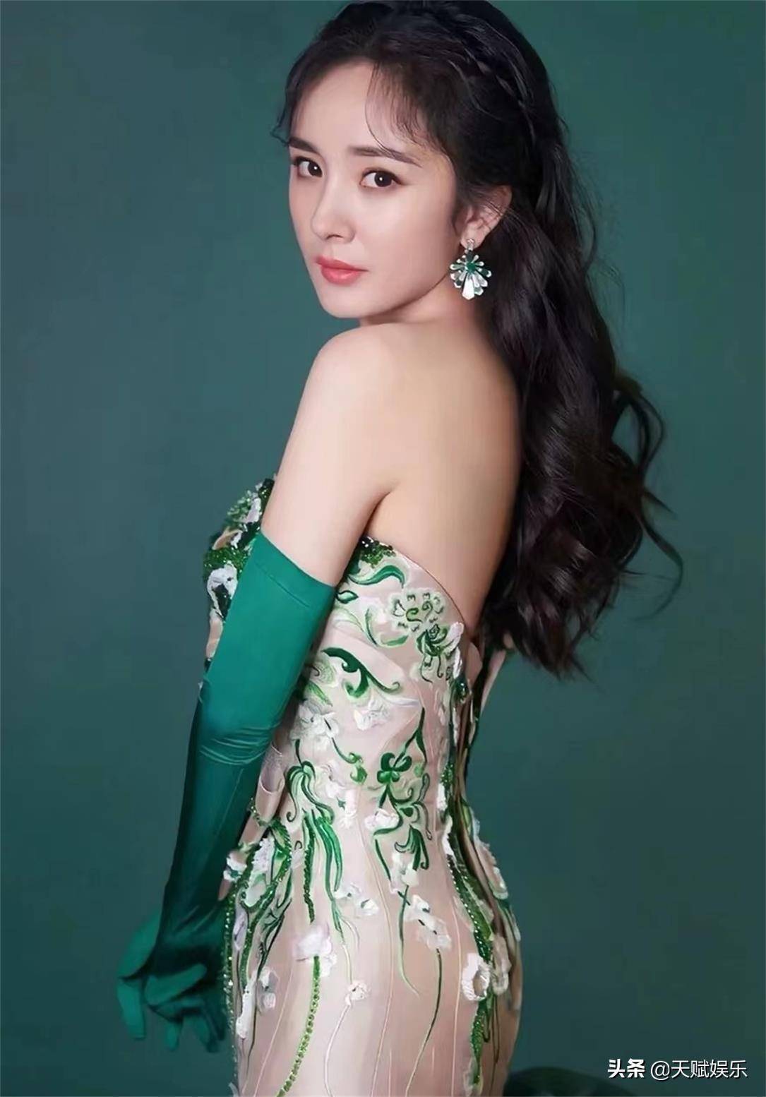 明星演员,歌手,制片人杨幂27款穿搭美女相片,你能看中哪7款呢_写真