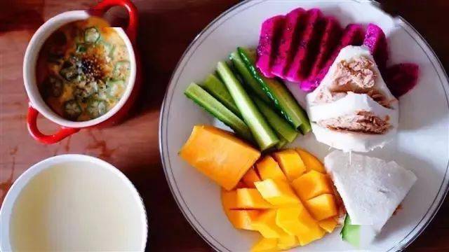 10套早餐食谱搭配~荤素均衡,营养美味,家人都爱吃!_孩子_虾仁_蔬菜