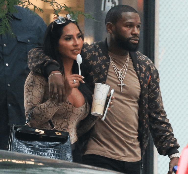 打一场拳赚2000万,梅威瑟为前女友庆生,百万迈巴赫说送就送_美女_纳比