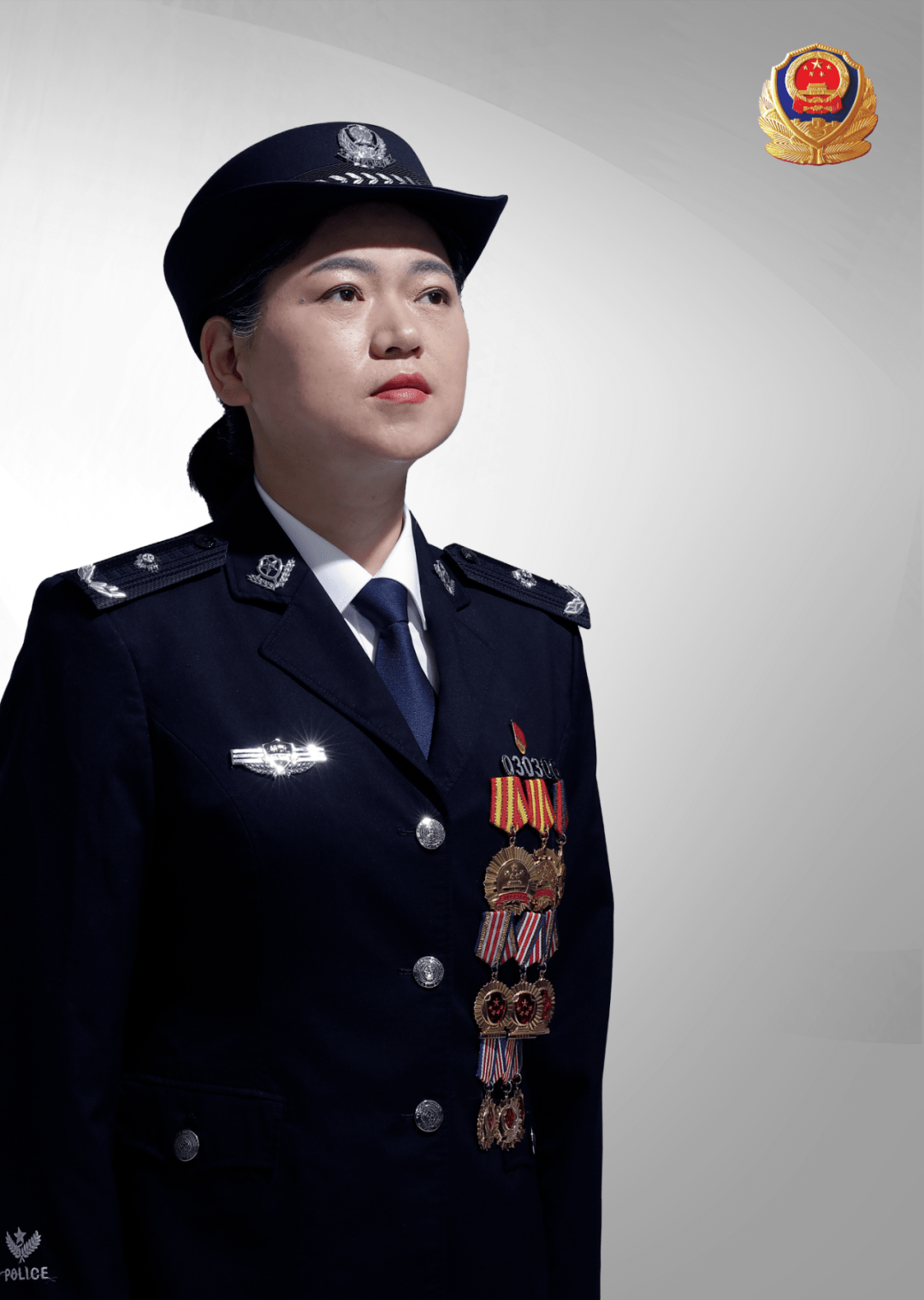 王群,女,汉族,湖北襄阳人,1967年11月出生,1988年9月参加公安工作