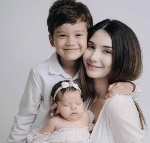 国外男星mike前女友被曝已生二胎,孩子生父仅19岁_sara_儿子_maxwell