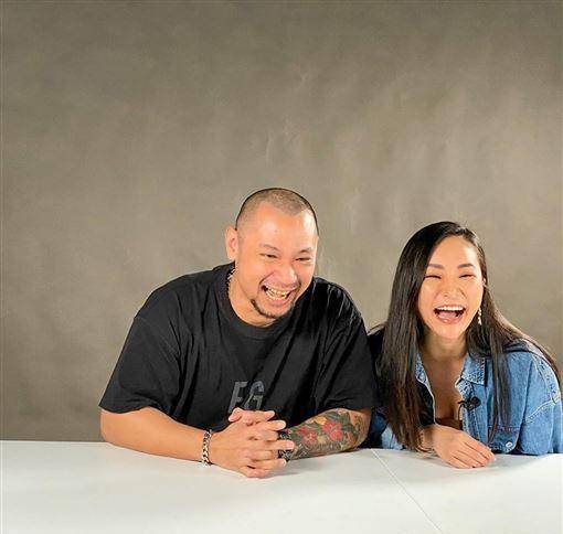 不过,在近期,39岁的金刚就被曝光了和台女星梁云菲的恋情,她们2人在