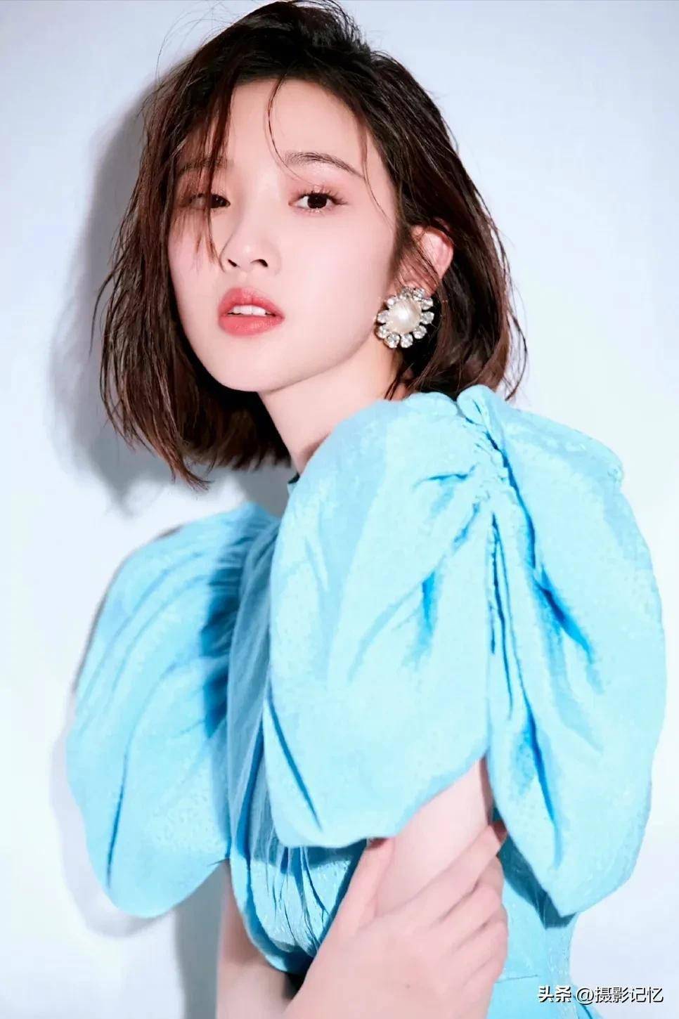 唐艺昕:蓝精灵_唐艺昕_蓝精灵