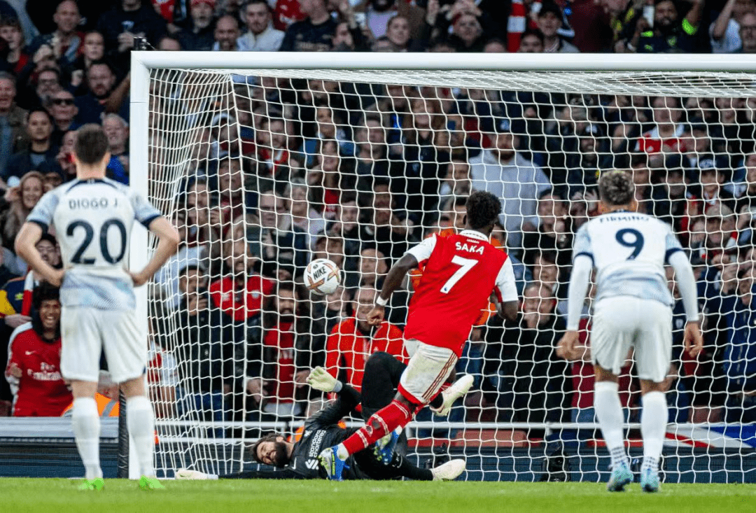 【英超】萨卡点球制胜,阿森纳重登积分榜首,克洛普抱怨判罚_比赛