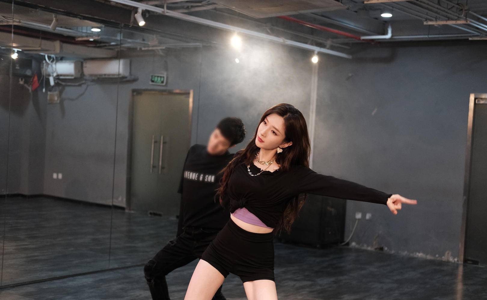 江疏影过生日真会玩!