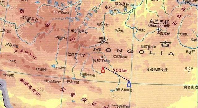 明月出天山，苍茫云海间天山非今天山，是今蒙古境内的杭爱山？