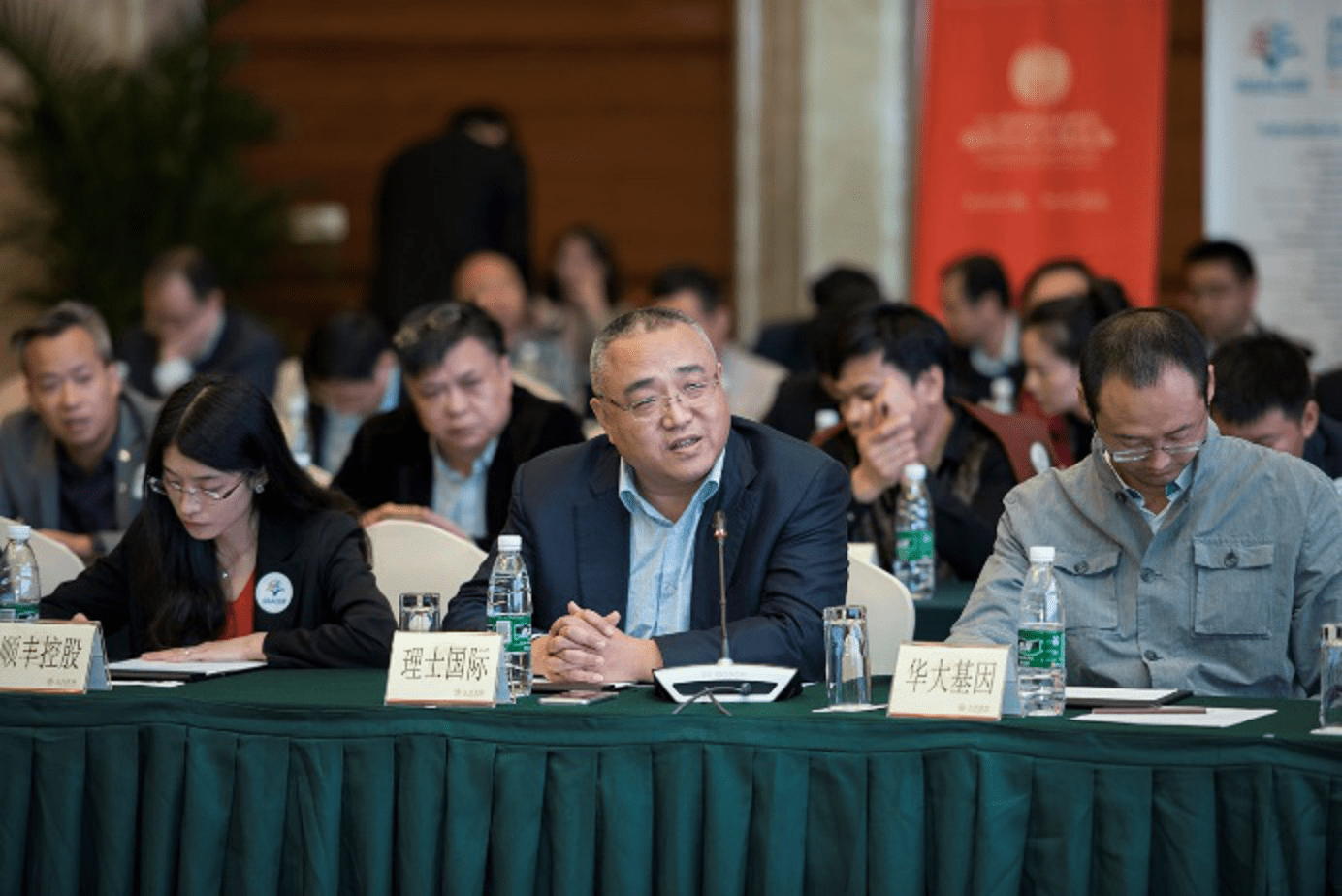 湖北黄陂大黑马：33岁3万资本，今年入377.5亿，位居深圳民企20强_搜狐网