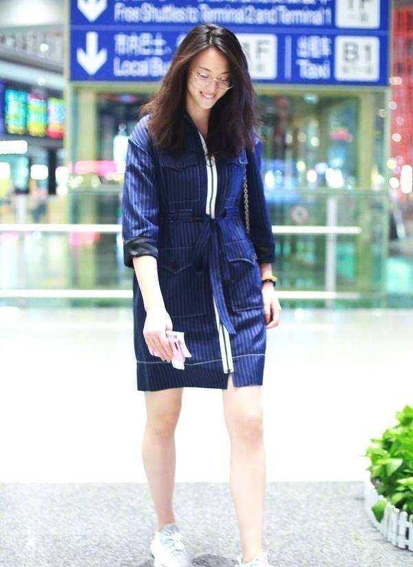 惠若琪体重不轻,穿短裙的腿也不细,却让很多女生都羡慕!