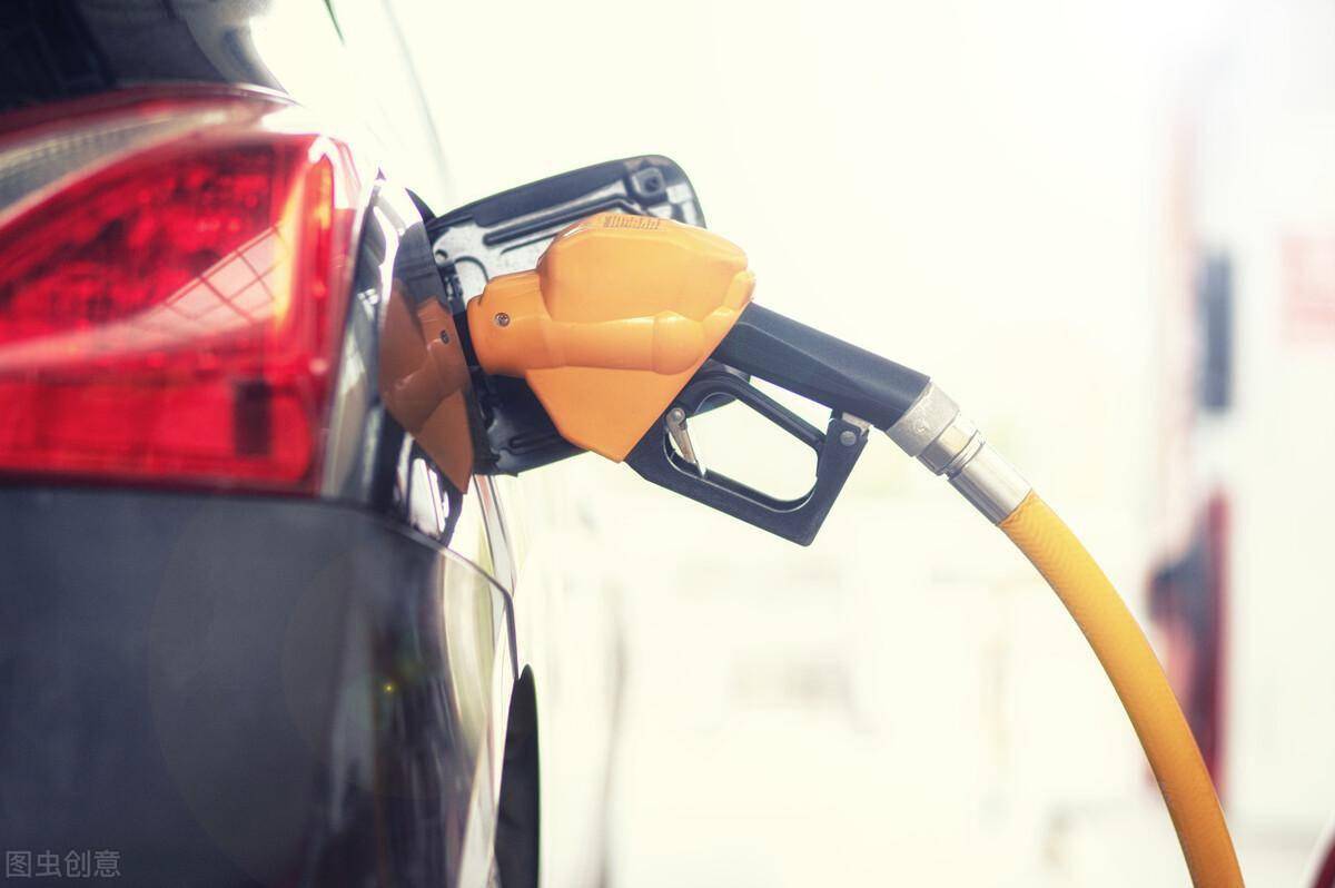 油价调整最新消息：今天10月11日，92、95号汽油预计上调360元/吨