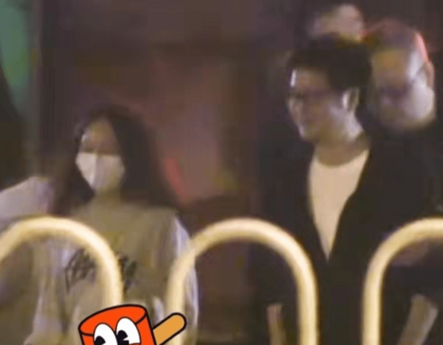 網傳姚笛與神秘男約會,老公曾被曝與美女親密互動 1 84050d50a2544f309ee3e4b151db4814