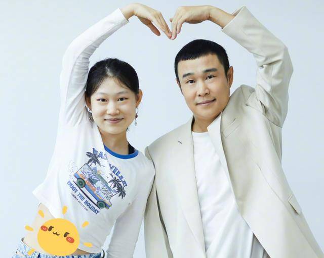 小沈阳一家三口同框!