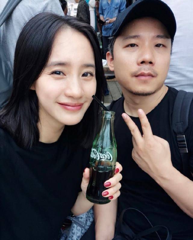 她撞脸杨幂被誉为"小杨紫琼",与佟丽娅是闺蜜,搭档沈腾走红