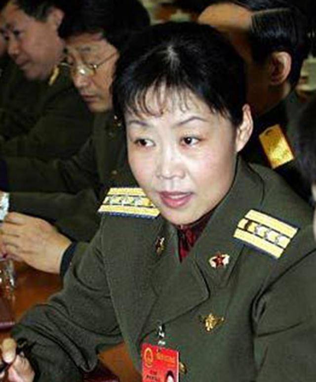 空军第一位女师长,18岁入伍,53岁升少将,如今在东部战区服役_程晓健