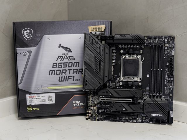 本站首晒,经典真香再升级-微星mag b650m mortar wifi迫击炮主板_接口