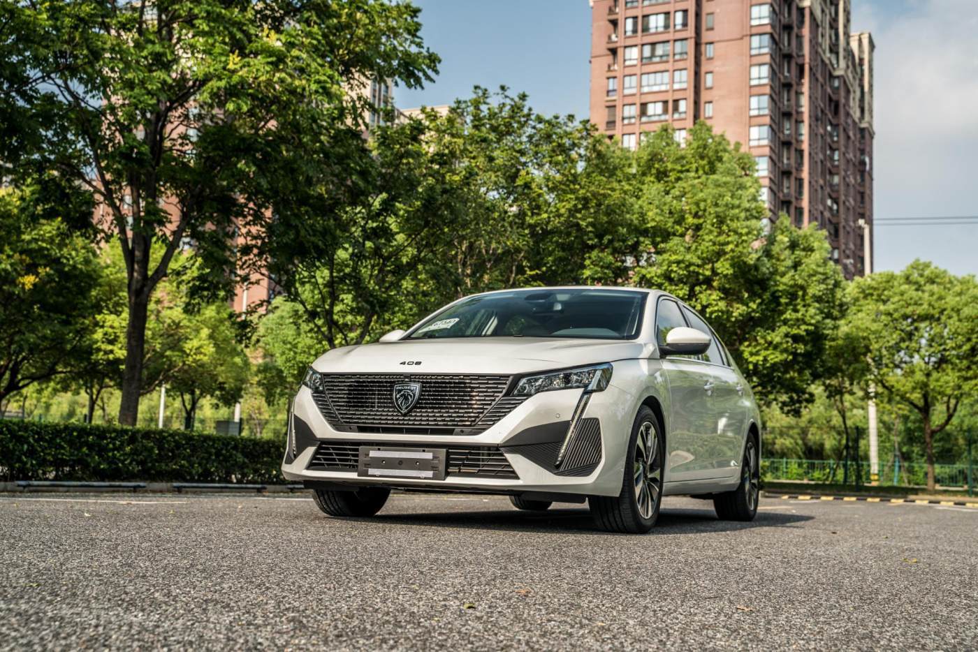 弹车评测:全新标致408,精准驾控之外更智能了,你会买吗?