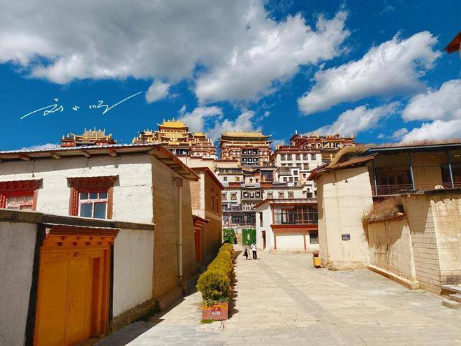 云南最大的藏传佛教寺庙，就在香格里拉，还被誉为“小布达拉宫”