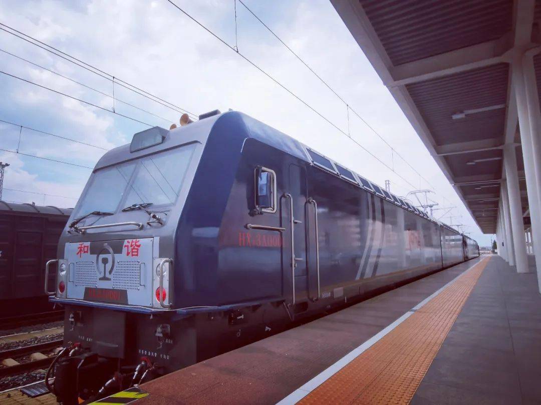 双机重联的hxd3a型货运电力机车hxd3a型八轴9600kw货运电力机车设计