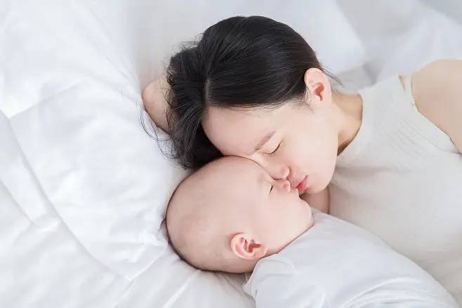 宝宝母乳性黄疸是要停止母乳喂养吗(如何护理)