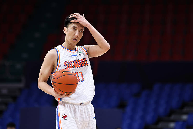 36岁老将吹响反击号角,实现价值,升级助教成莫科好帮手_韩硕_四川男篮