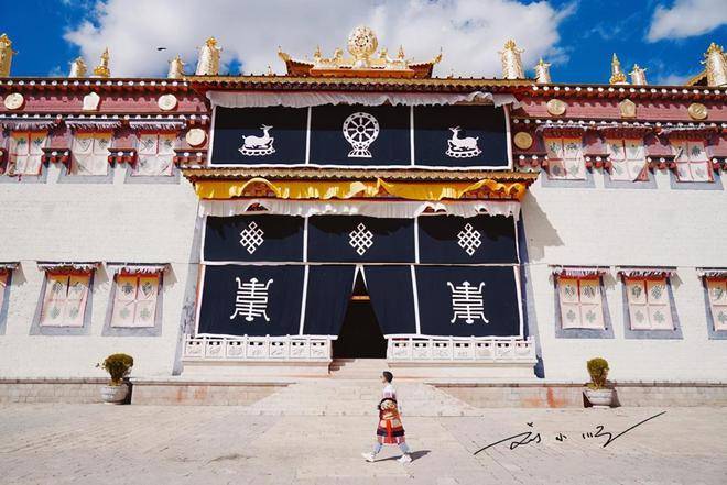 云南最大的藏传佛教寺庙，就在香格里拉，还被誉为“小布达拉宫”