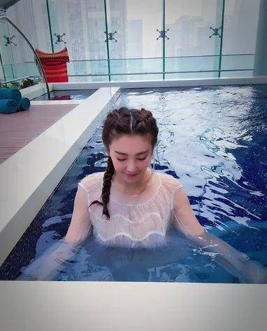 "张雨绮:15岁被周星驰看中,两婚两离,35岁无固定男友_时候_因为_年龄