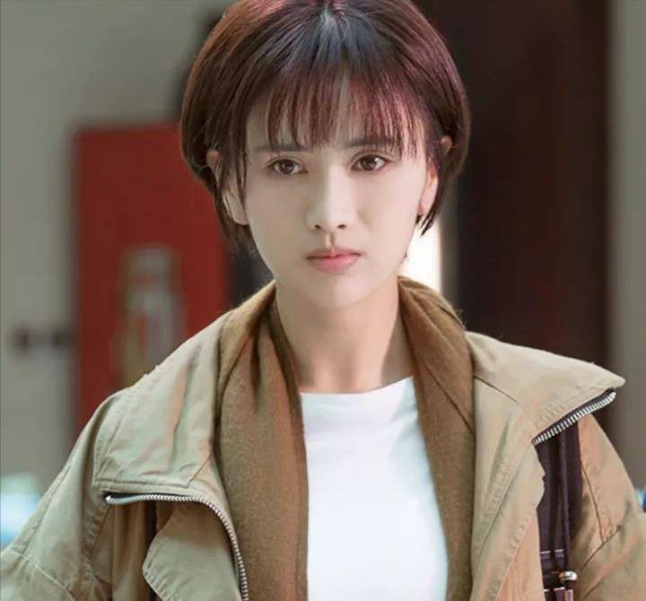 《白夜追凶》后梁缘被"打回原形",是能力不行还是有人打压?