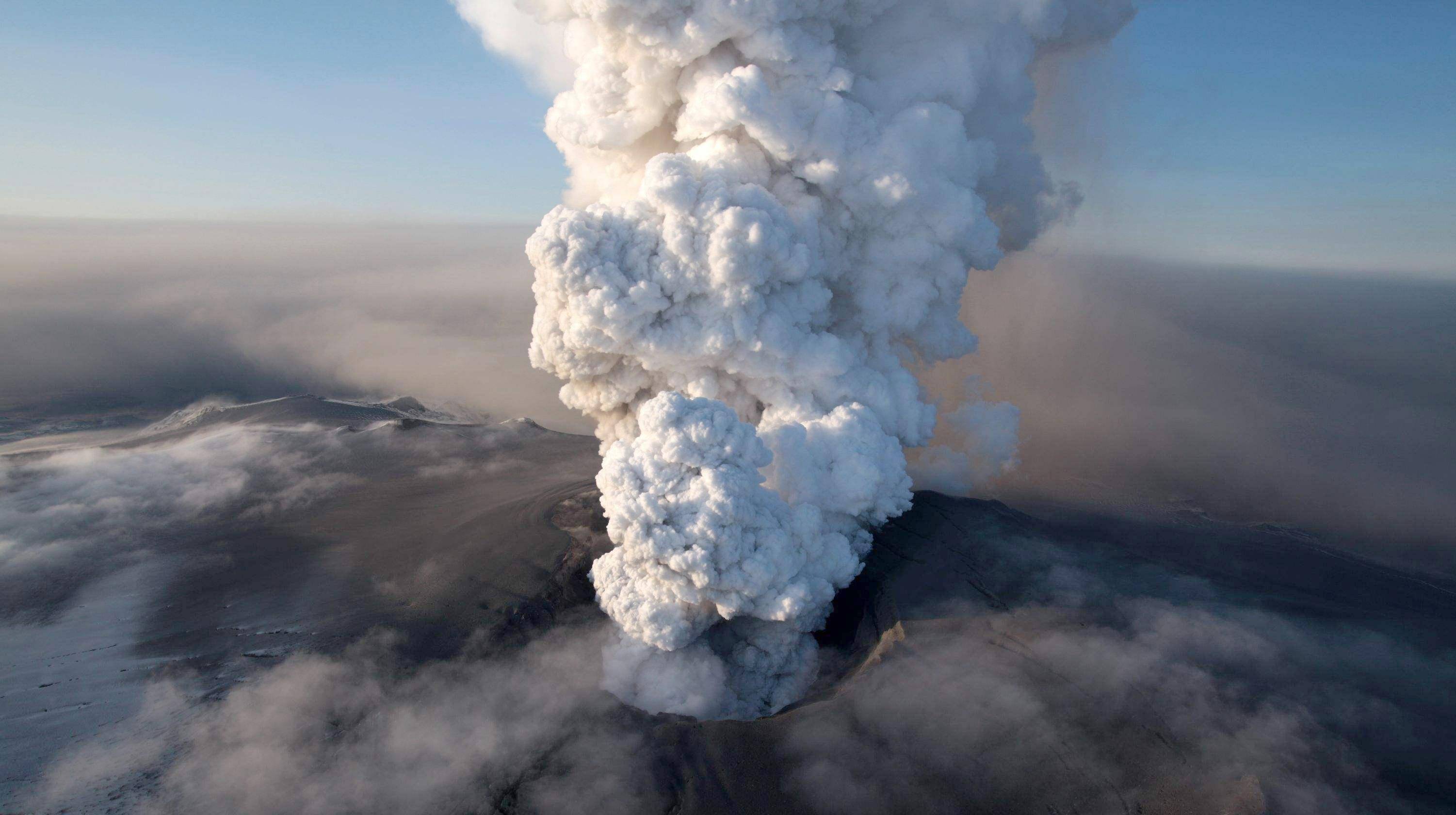 地球最大的超级火山,黄石公园火山,一旦喷发会造成怎样的灾难?