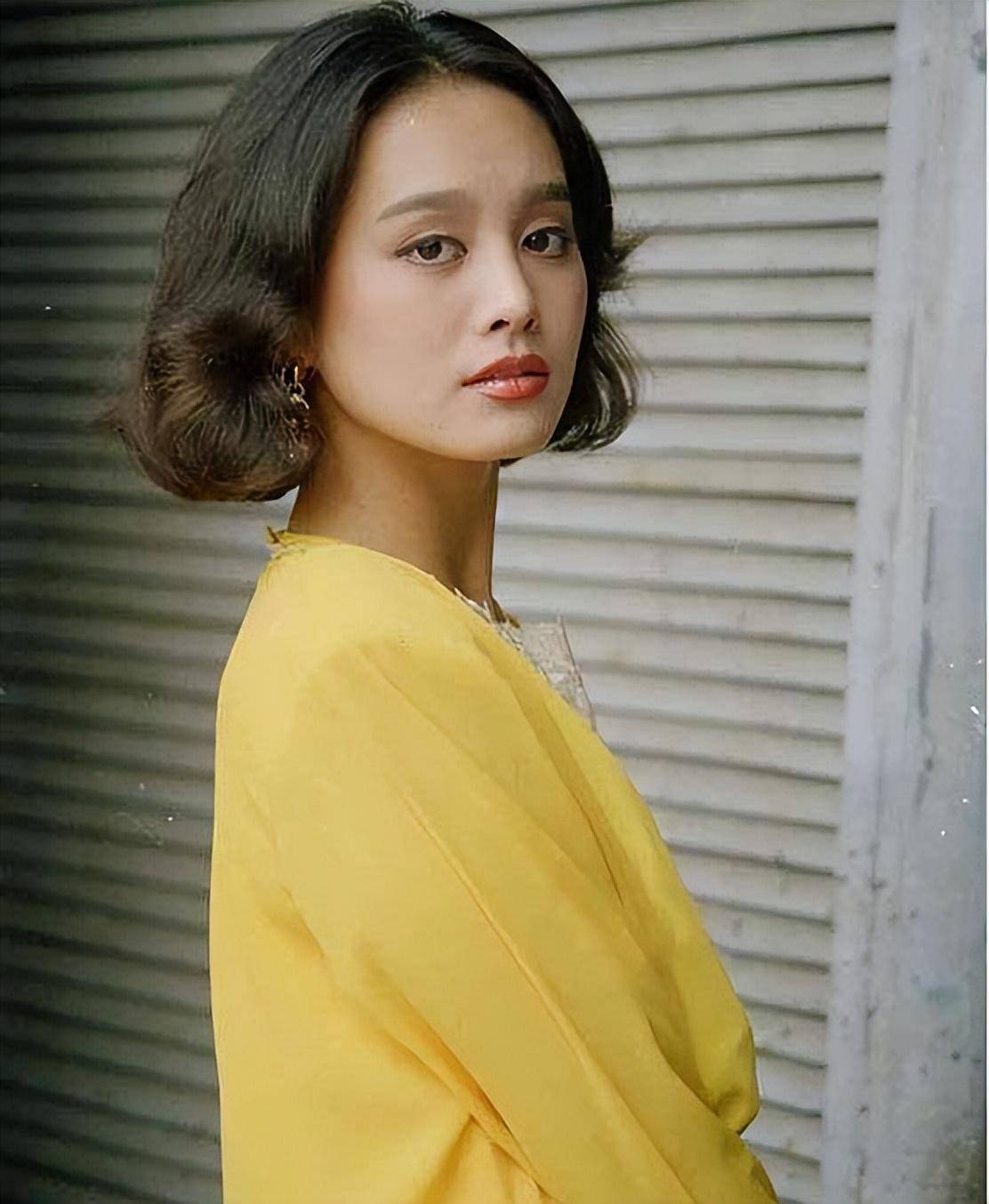 宁静与美国丈夫离婚后经历一次失败的姐弟恋现单身一人