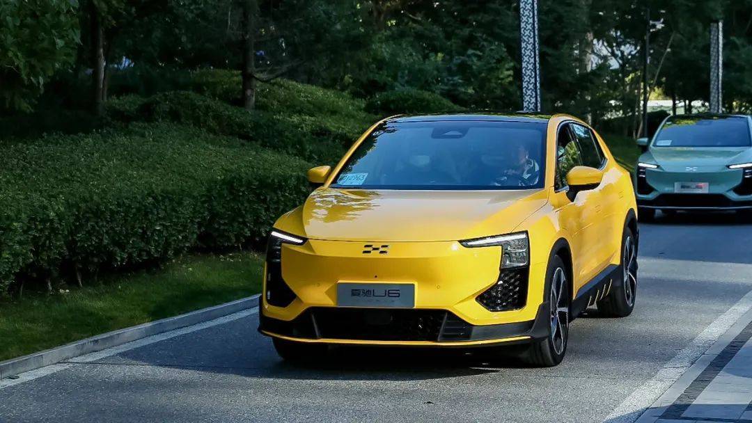 99万元 纯电新玩家爱驰u6正式上市_搜狐汽车_搜狐网