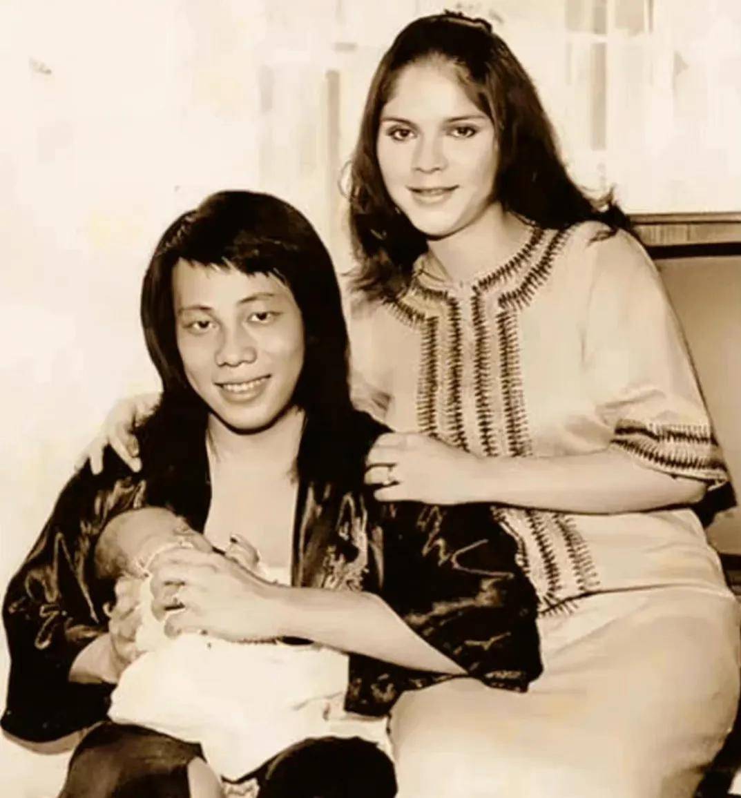 74岁港星梁小龙近况曝光:定居成都,深夜狂奔,电梯上与狗赛跑_明星