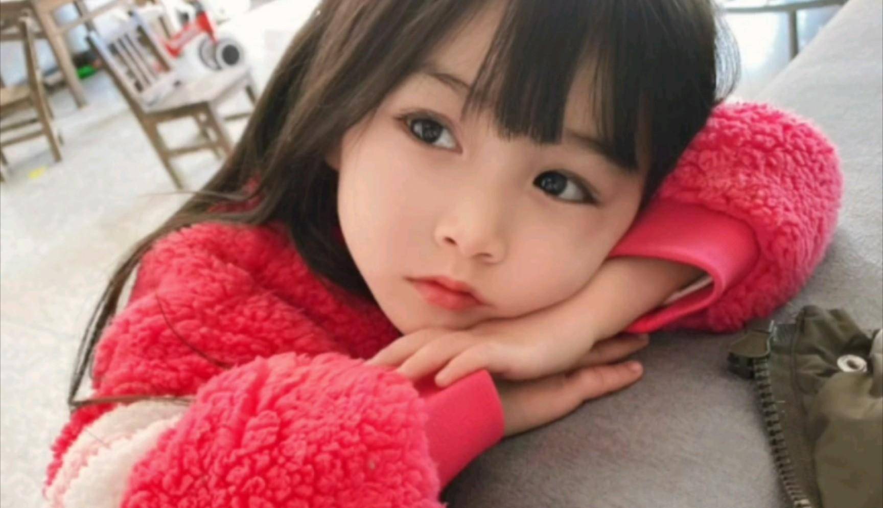 蓝妮妮:颜值逆天却身患罕见疾病,生活不能自理却成