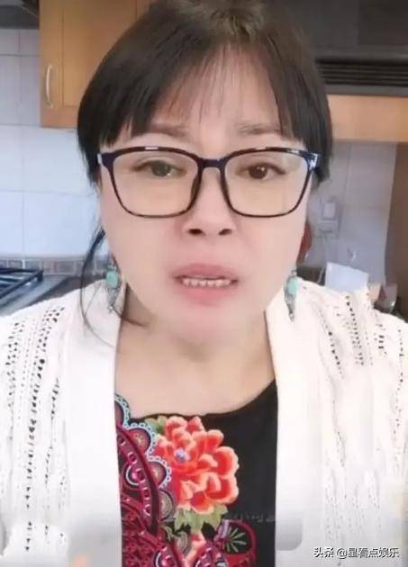 “谋女郎”李菁菁：三婚两离，转身恋上小鲜肉，被曝骗粉丝万万？