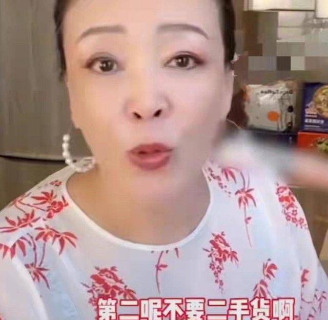 与大S比着秀恩爱？汪小菲张颖颖同框出游被拍曝光