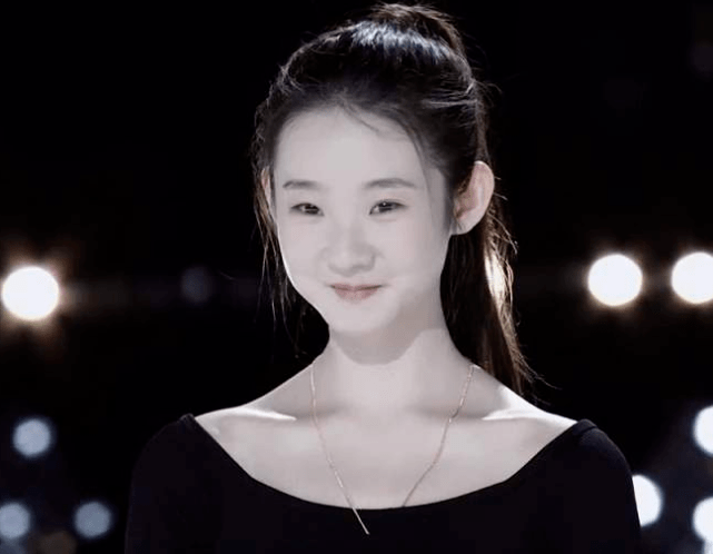 张艺凡颜值一般?