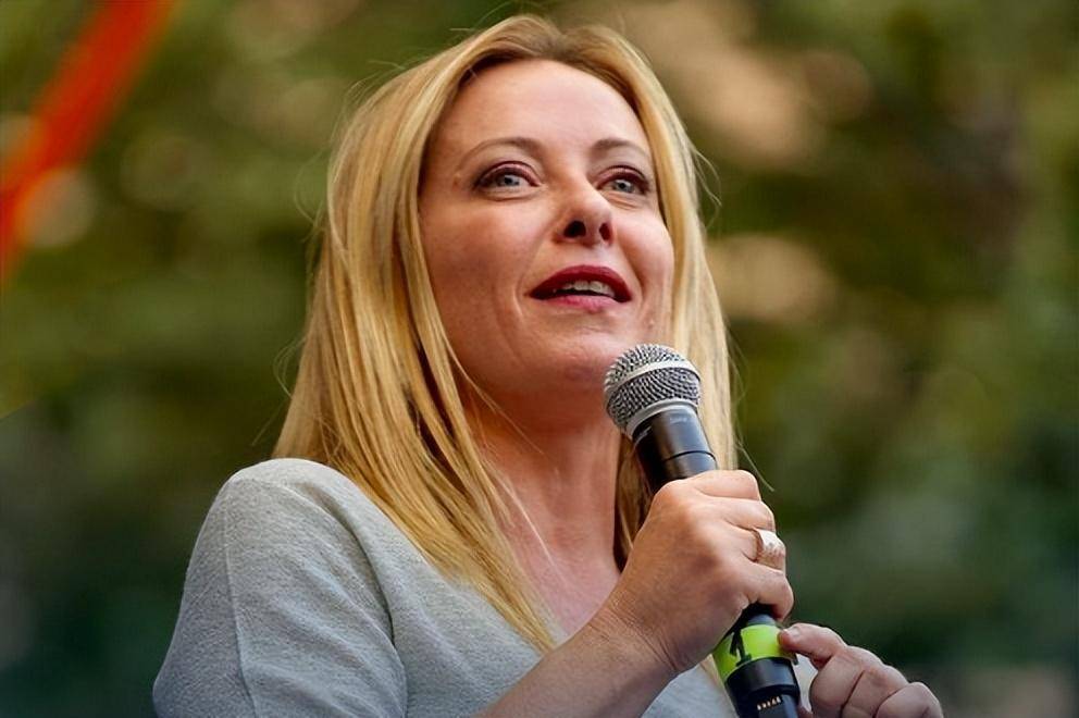 做过保姆,不修边幅,她将是意大利首任女总理_梅洛尼_父亲_工作