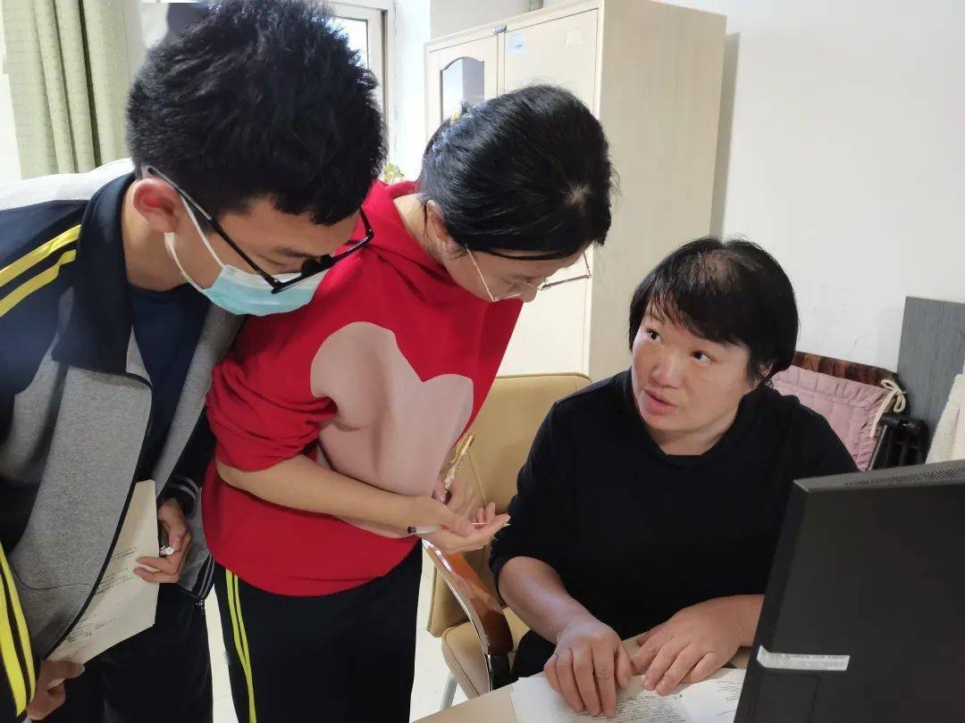 鲍秀云,青岛三十一中英语教师,现担任英语组教研组长兼毕业班英语教学