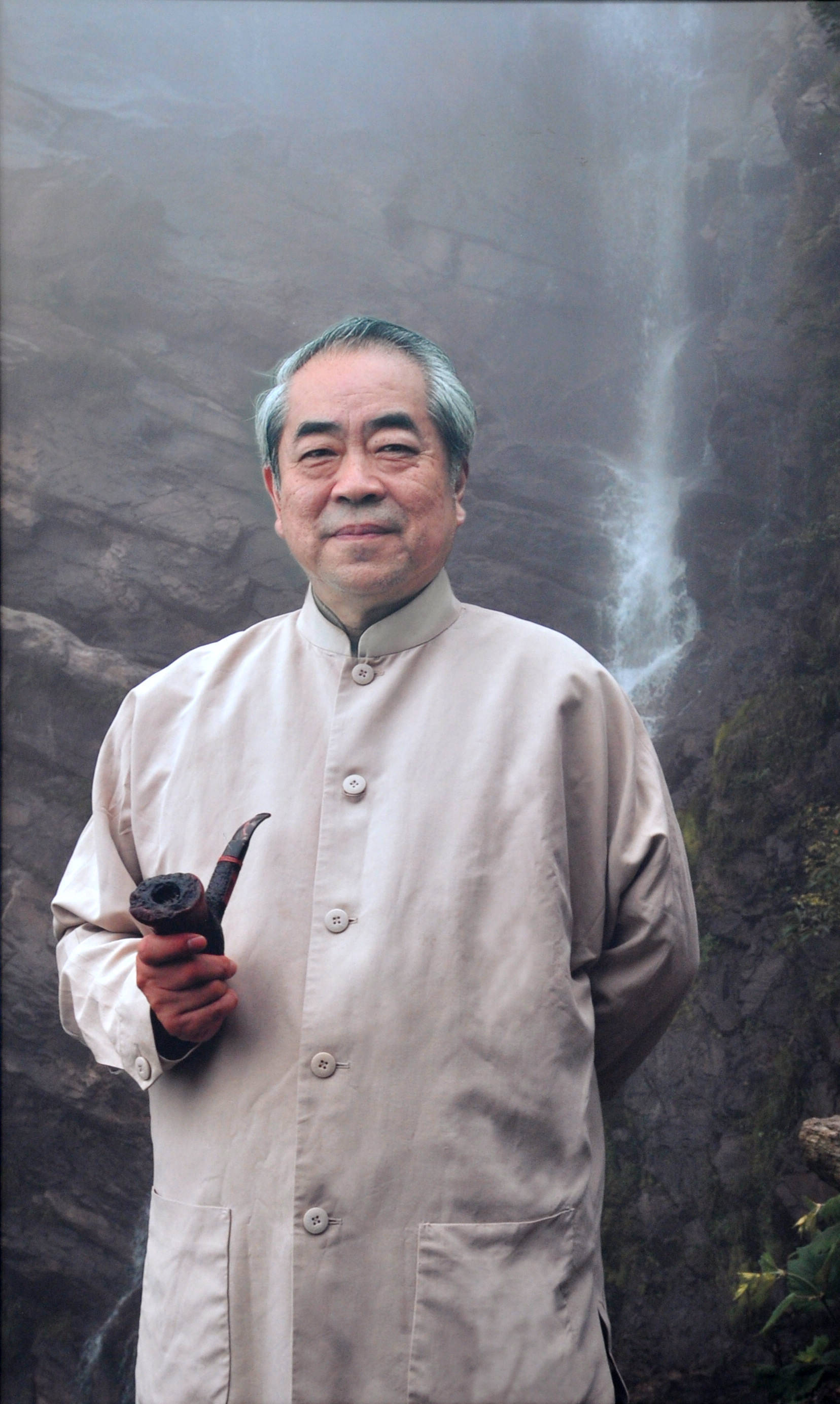 中国文艺界人才库——范曾范曾,字十翼;别署抱冲斋主;中国当代著名