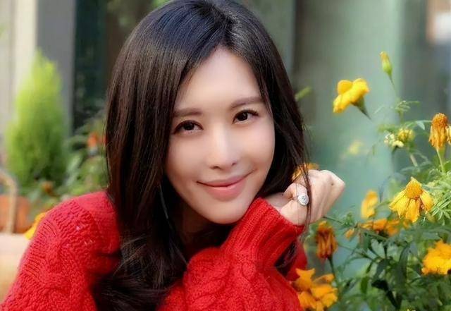 “王的女人”田朴珺:曾被汤臣一品少爷抛弃,却逆袭成万科老板娘_王石_差距_女性