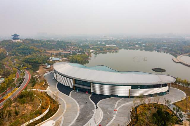 唐山首家超炫酷的太空城就坐落在这里,驱车前往唐山花海北区园林博览
