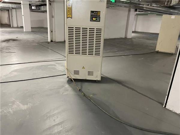 湿云除湿机让环氧地坪施工不被潮湿影响_基层_地面_温度