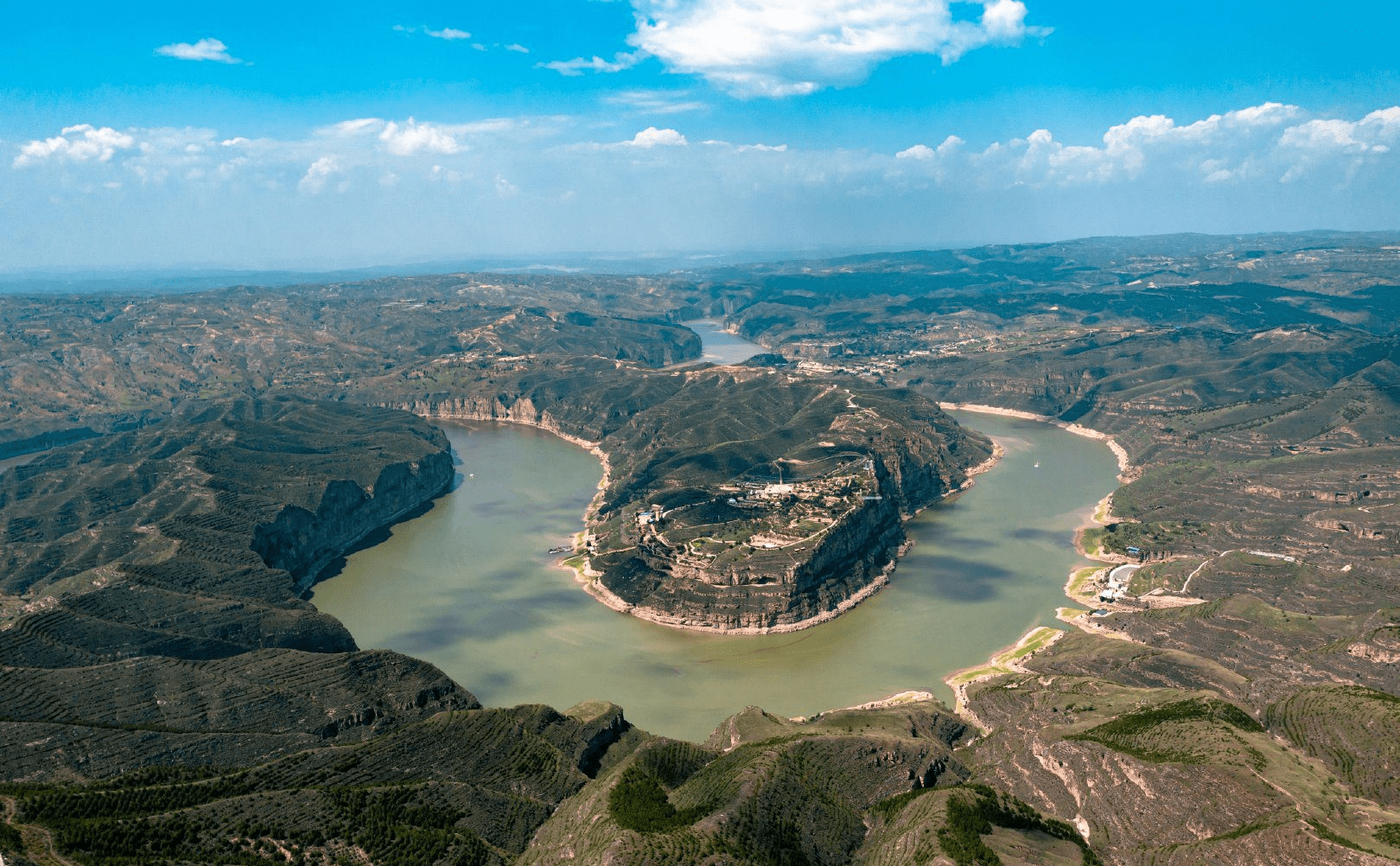 鄂尔多斯旅游景点推荐,鄂尔多斯旅游必去景点,玩转鄂尔多斯!