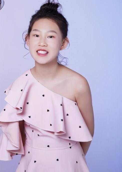 小沈阳14岁女儿变漂亮了!
