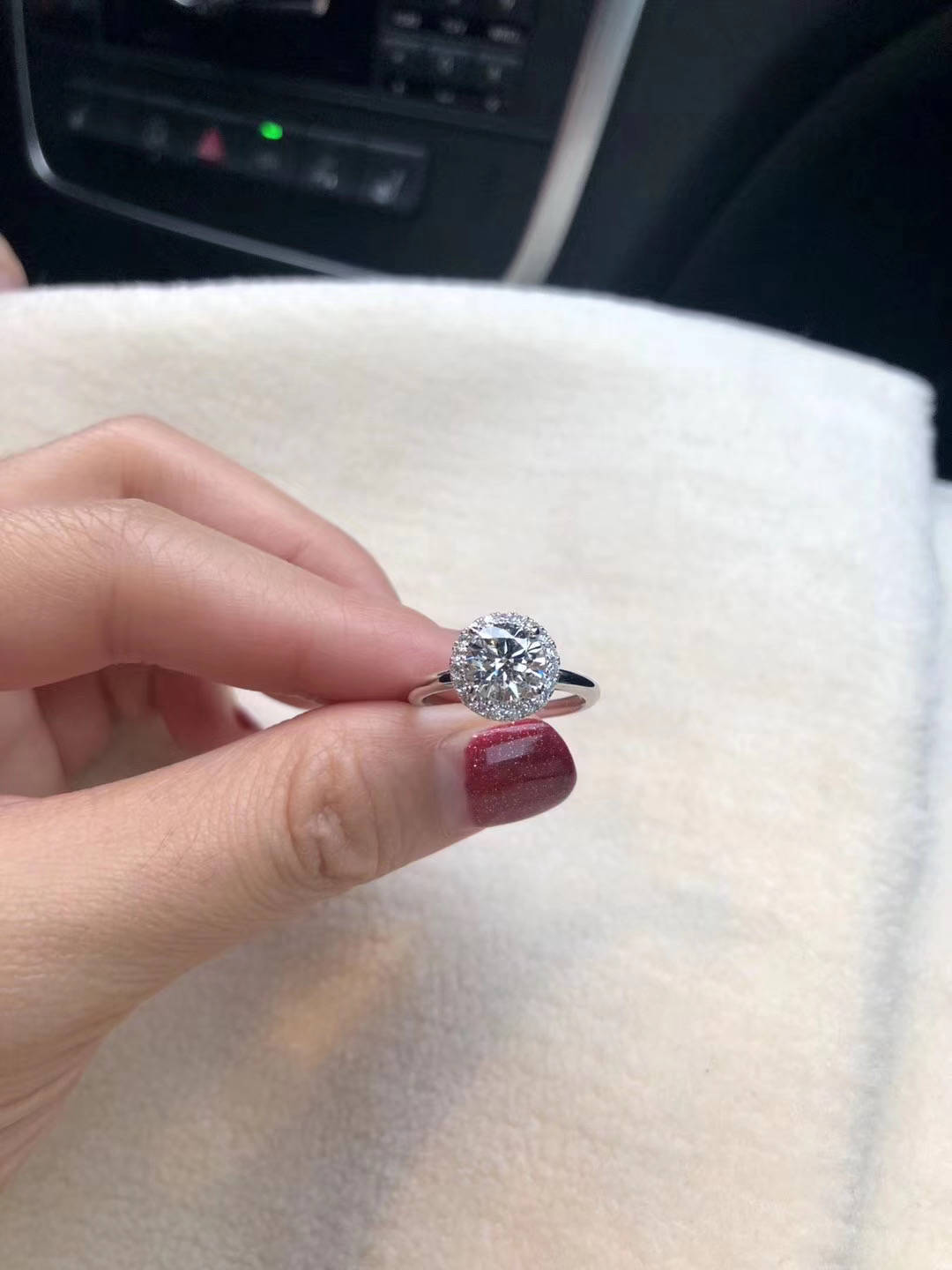 莫桑钻多少钱一克拉?_价格对比_生产_行业