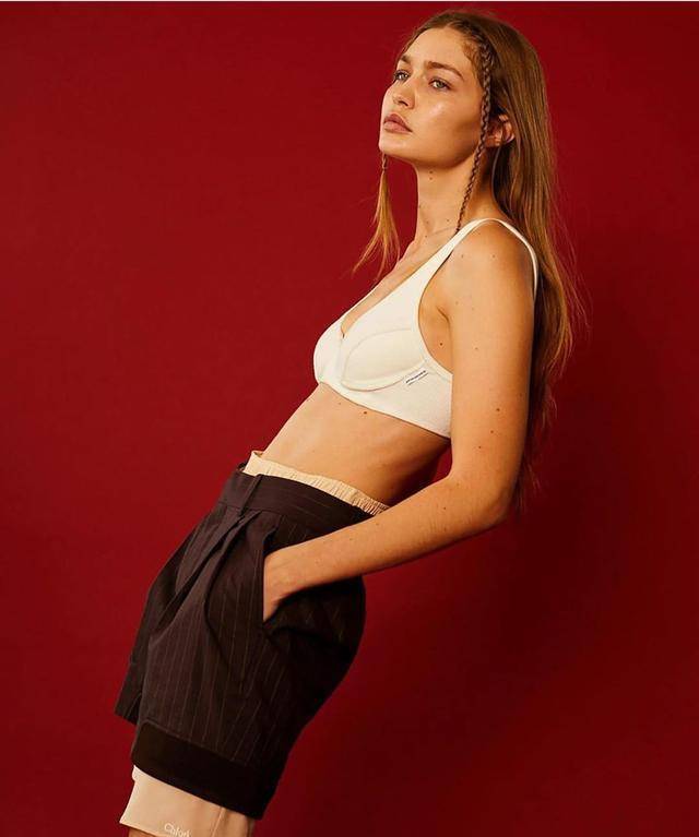 维密天使吉吉·哈迪德迎25岁生日,组图回顾这位人气超模高光时刻_身材