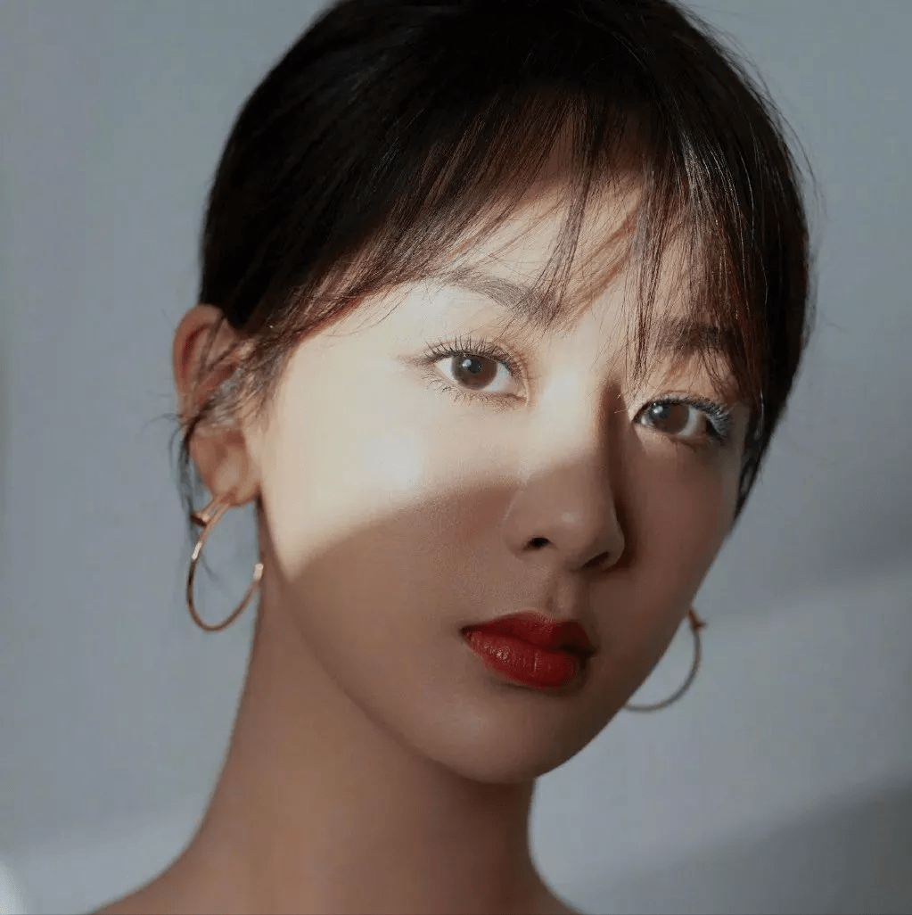 整体来说,杨紫素颜录制综艺的状态很成功,与《向往的生活》节目气质也